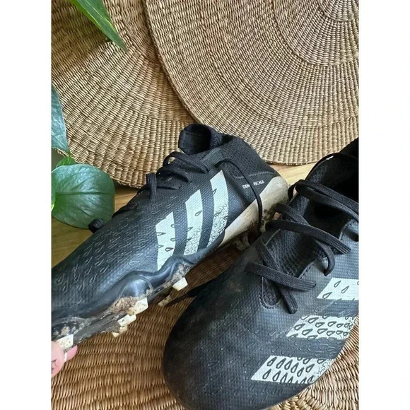 Adidas Predator size 6 cleat sneakers - Picture 4 of 9